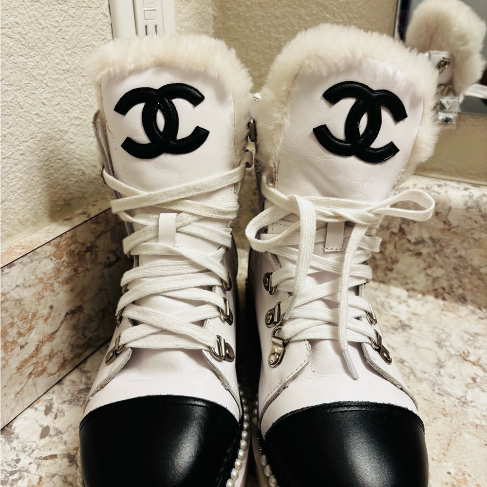 Chanel  Elegant Women's White and Black Fur-Lined Boots